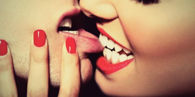 5 formas de besar que le excitarán